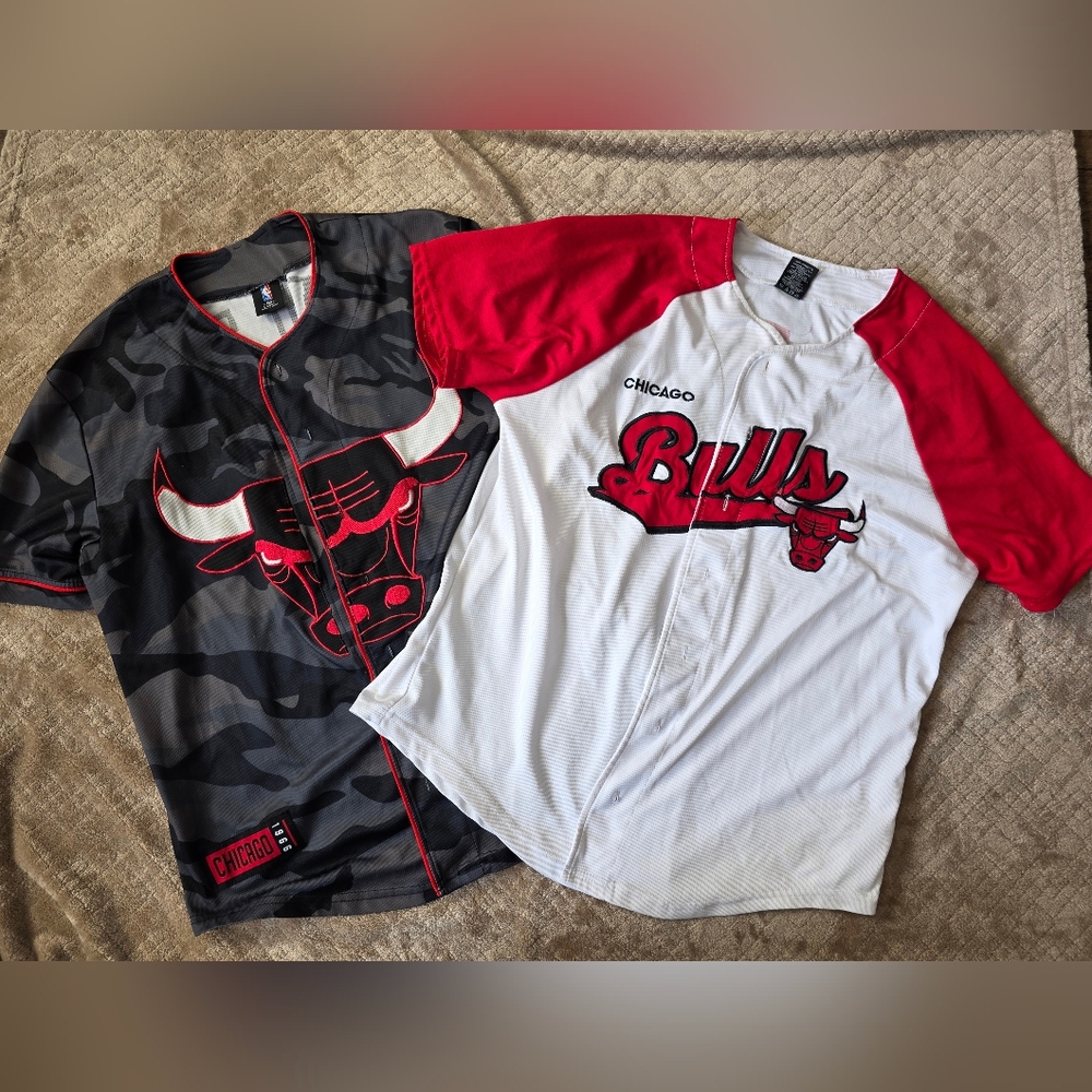 NBA Chicago Bulls Red and Black Jerseys,‎ Sz L, Basketball, Jordan